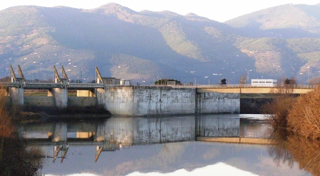 Il canale Scolmatore (Foto da it.wikipedia.org)