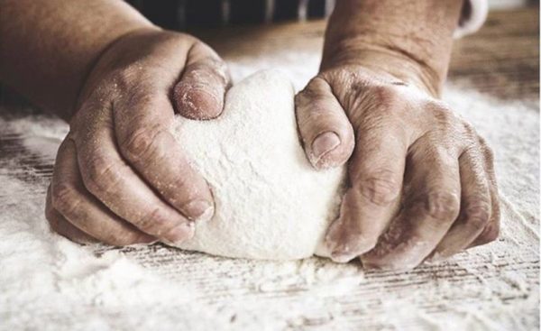 pane-fatto-casa-ambiente-toscana