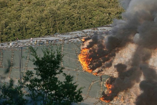 Incendio della discarica di Serravalle, Pistoia (foto Regione Toscana)