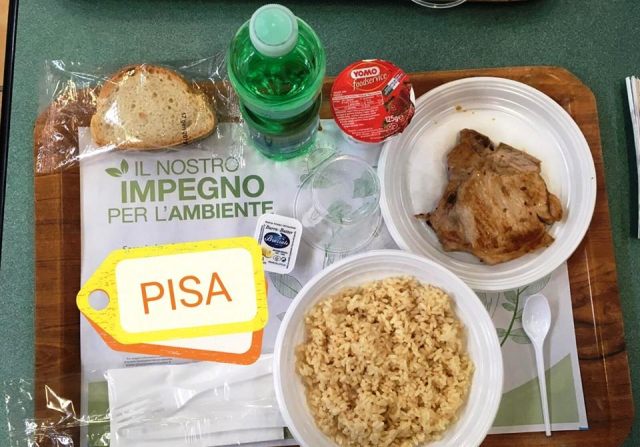 Foto dalla pagina Facebook di Greenpeace Gruppo locale Pisa