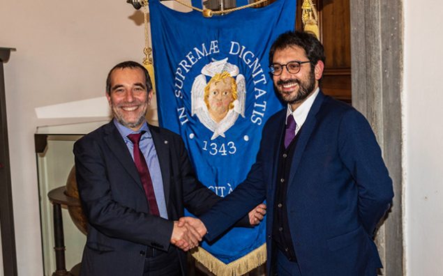 Da sinistra il rettore Paolo Mancarella e il sottosegretario Angelo Tofalo. (Foto da www.unipi.it)