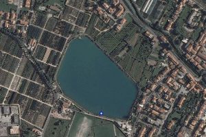 Foto aerea del lago Briganti ad Agliana (PT)