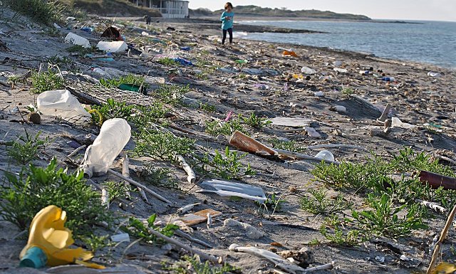 Spiaggia-Plastica