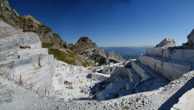 cave-marmo-alpi-apuane