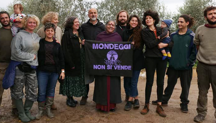 Vandana Shiva a Mondeggi. (Foto da pagina Facebook).