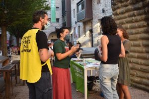 Greenpeace Firenze in piazza per sensibilizzare i fiorentini sulle vere cause della deforestazione