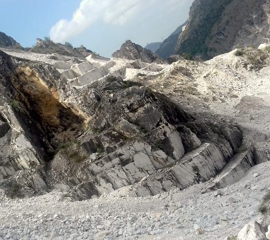 Escavazione-Marmo-Apuane-ricorsi_Toscana-ambiente